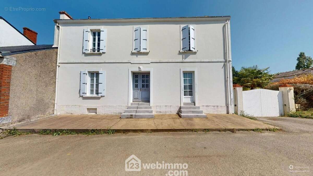 Maison 175 m² à Talmont-Saint-Hilaire  - photo 11