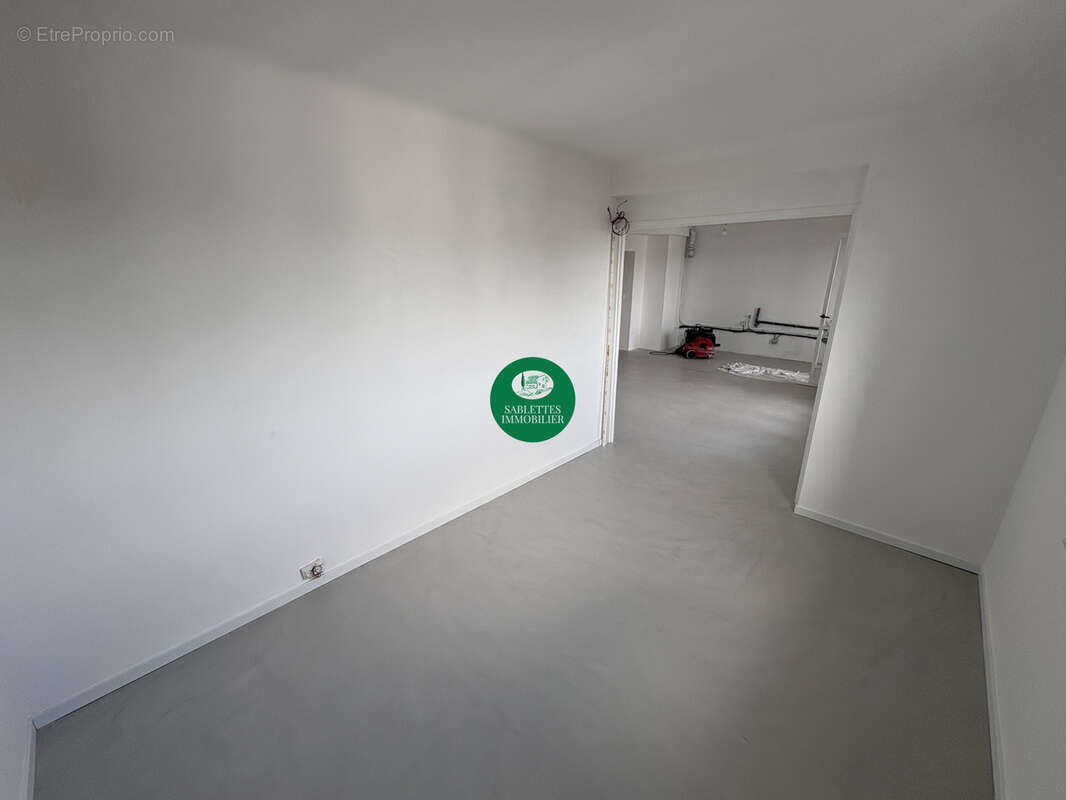 Appartement T4 à vendre Quartier Mar Vivo   La Seyne-sur-Mer (83) - photo 4