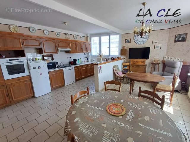 Maison à COULONGES-SUR-L'AUTIZE