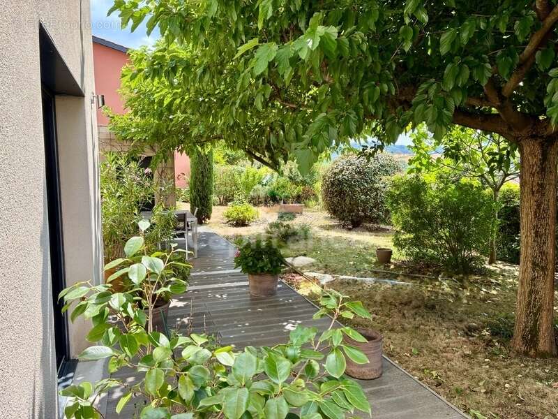 Maison 6 pièces à vendre 6 à SAINT-PIERRE-LA-PALUD - photo 3