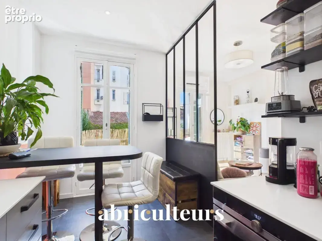Superbe T2 de 58 m² Entièrement Rénové avec Terrasses – Calme Absolu en vente au centre-ville de Nice (06000) - photo 11