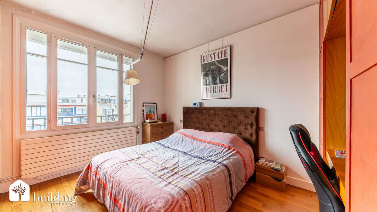 Appartement à PARIS-16E