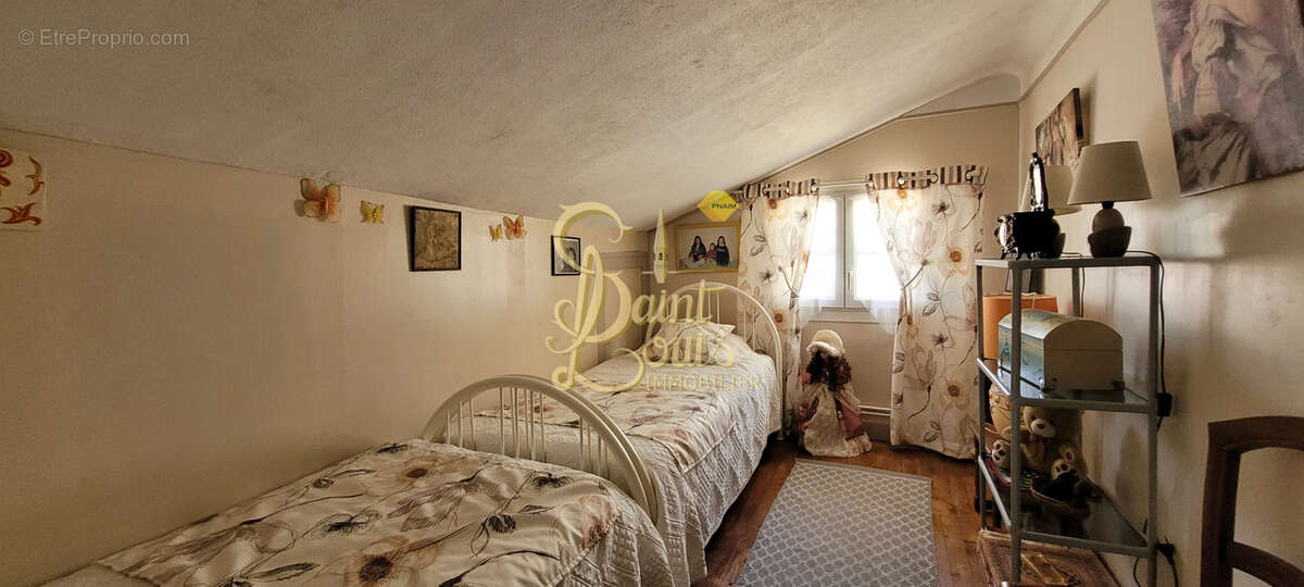 Maison à CHAMPIGNY-SUR-VEUDE