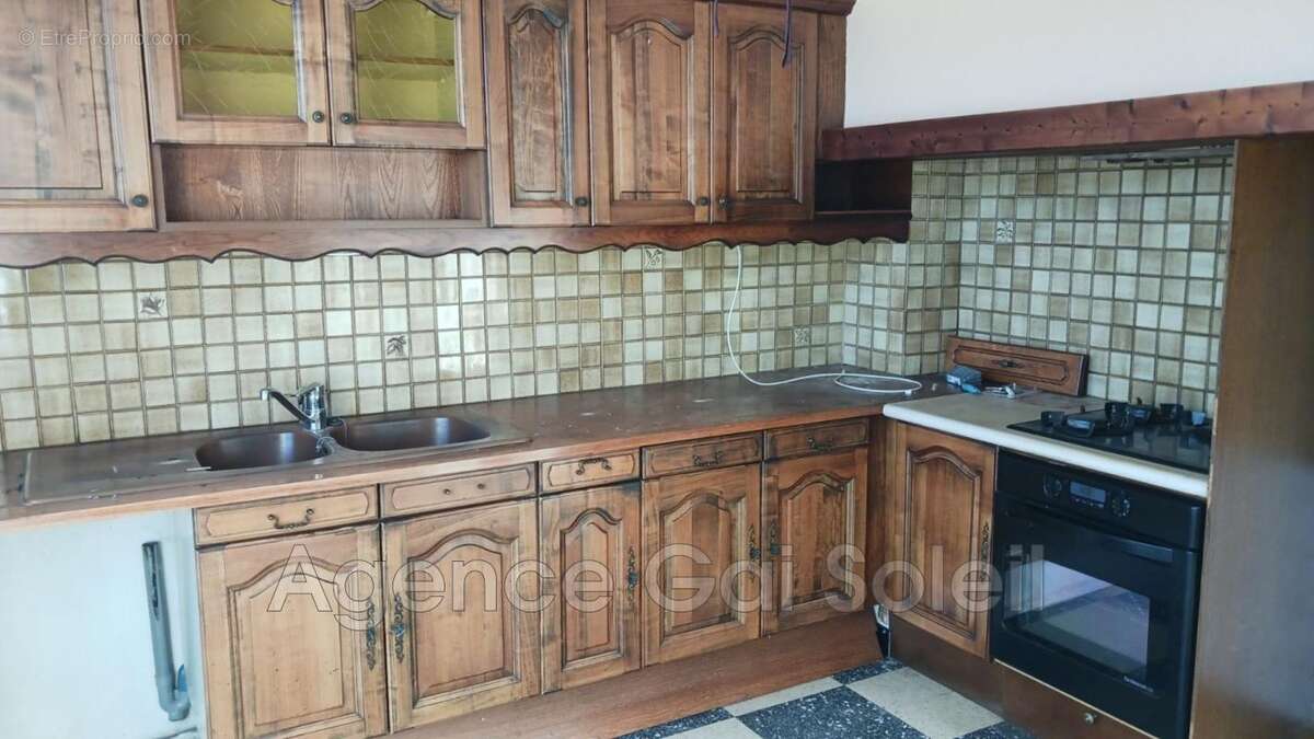 Maison à NISSAN-LEZ-ENSERUNE