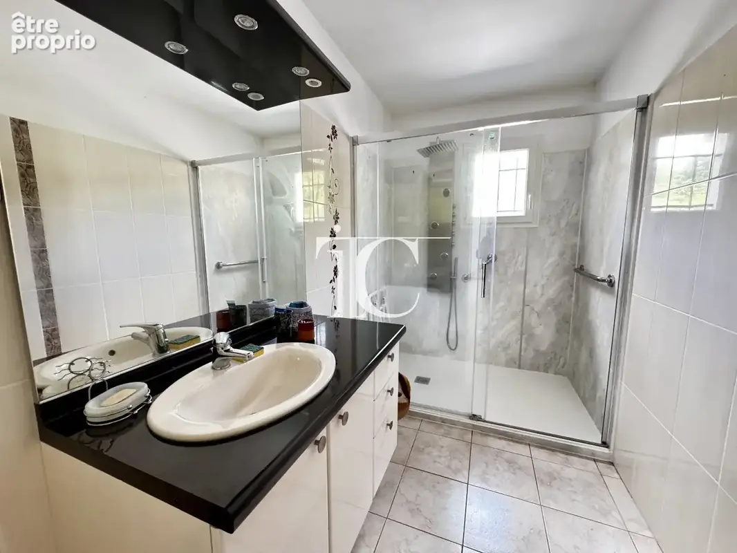Villa 97m² sur 4203m² de terrain avec un chalet et dependances - photo 10