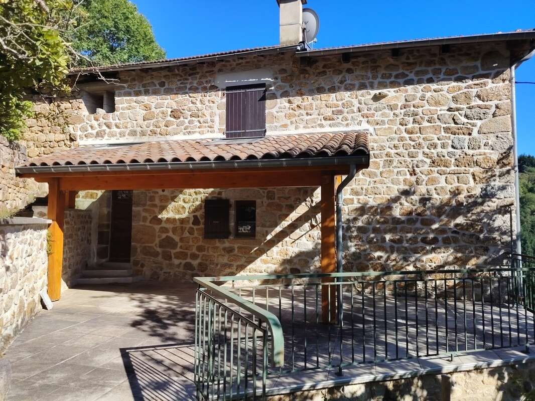 Maison en pierres à vendre 7 pièces SAINT MARTIN DE VALAMAS (07) - photo 2