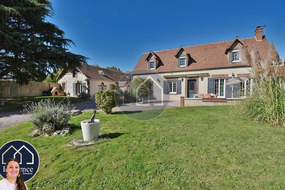 Maison à TREMBLAY-LES-VILLAGES