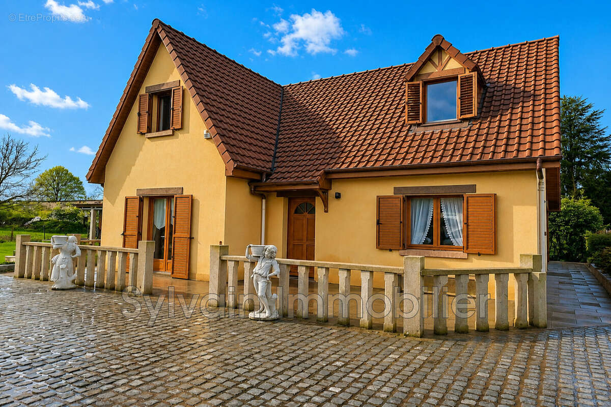 Maison à NEUFCHATEL-EN-BRAY