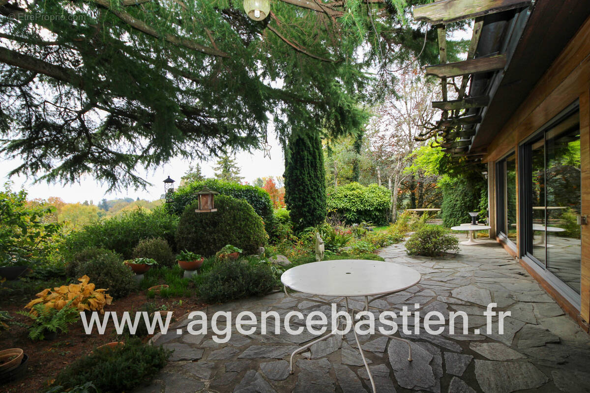 Maison à DIVONNE-LES-BAINS