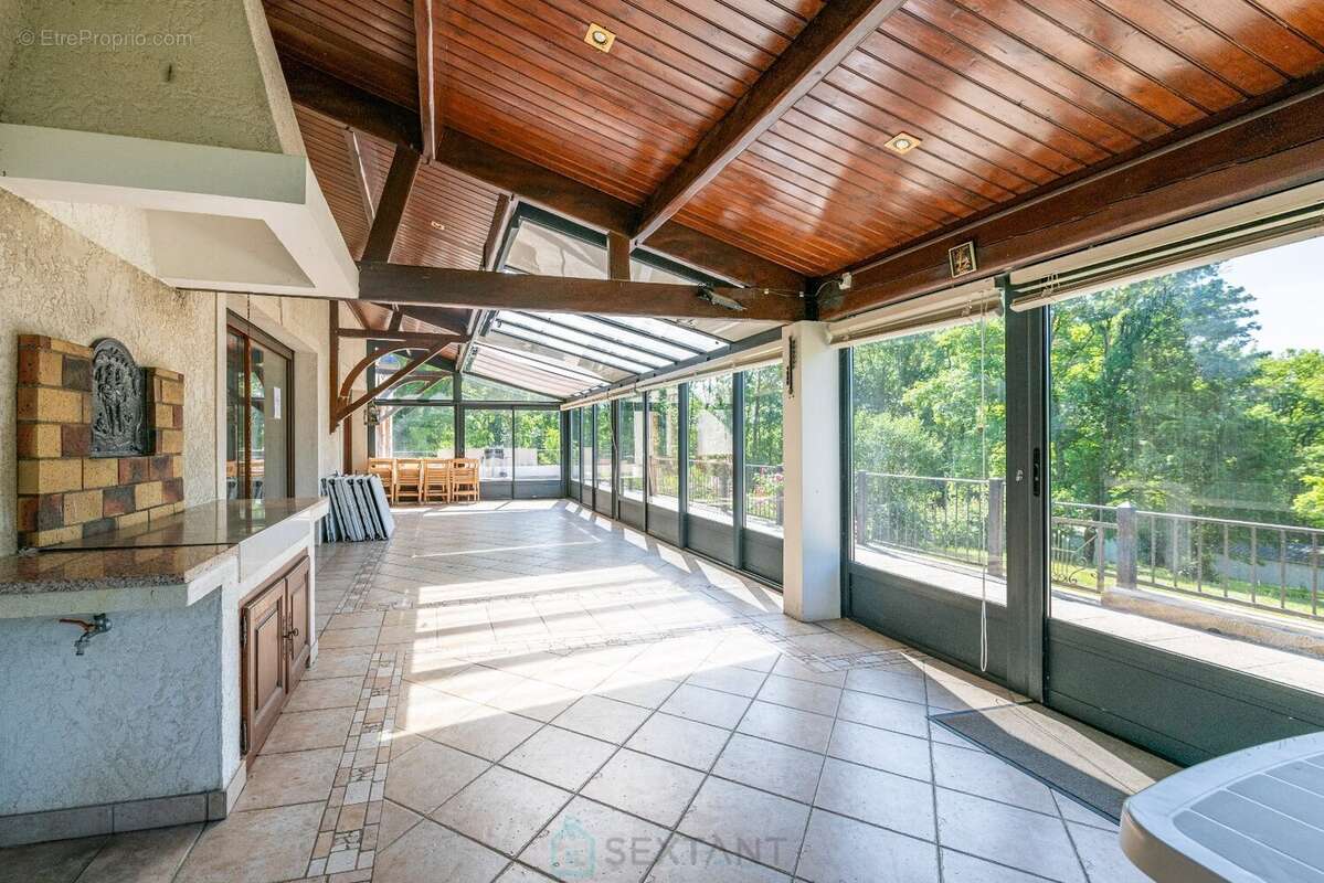 Maison à NANTEAU-SUR-LUNAIN