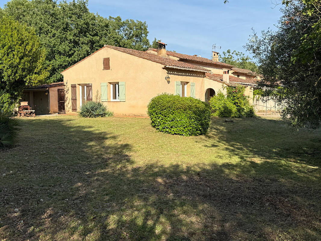 Maison à SAINT-CEZAIRE-SUR-SIAGNE