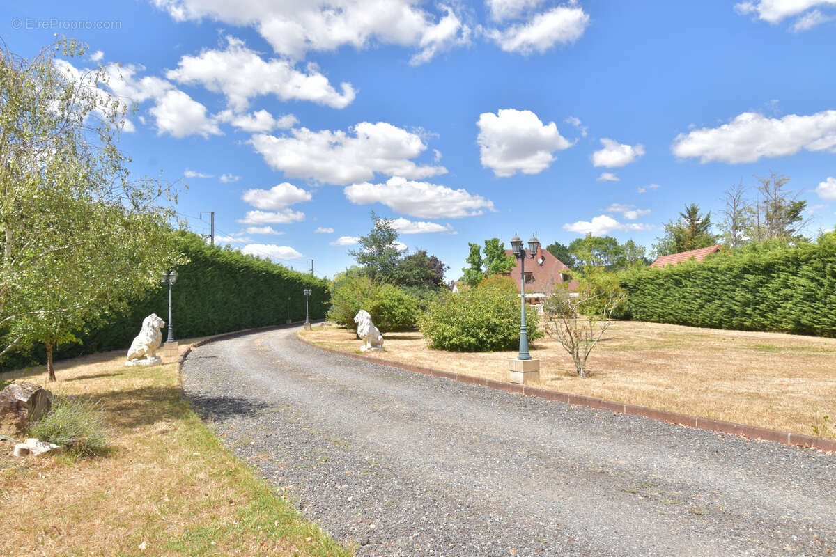 Propriété haut de gamme - 3 km Moulins - photo 6