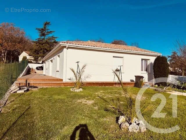 Maison à CHAMPNIERS