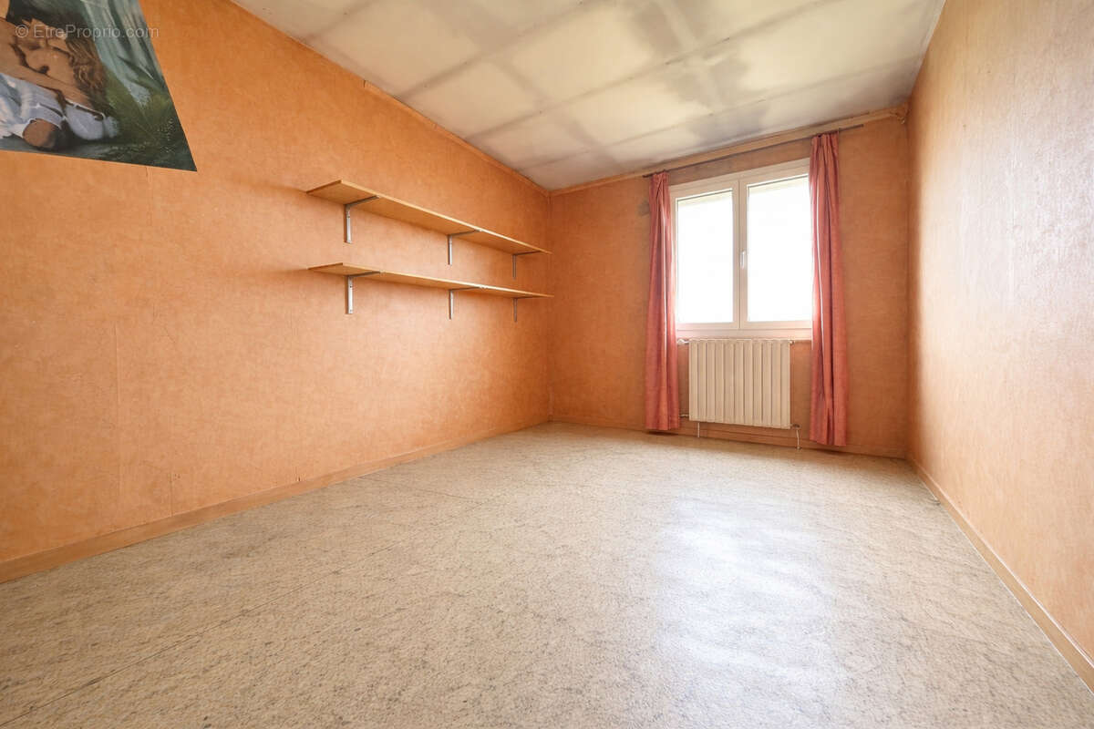 Maison à BOUROGNE