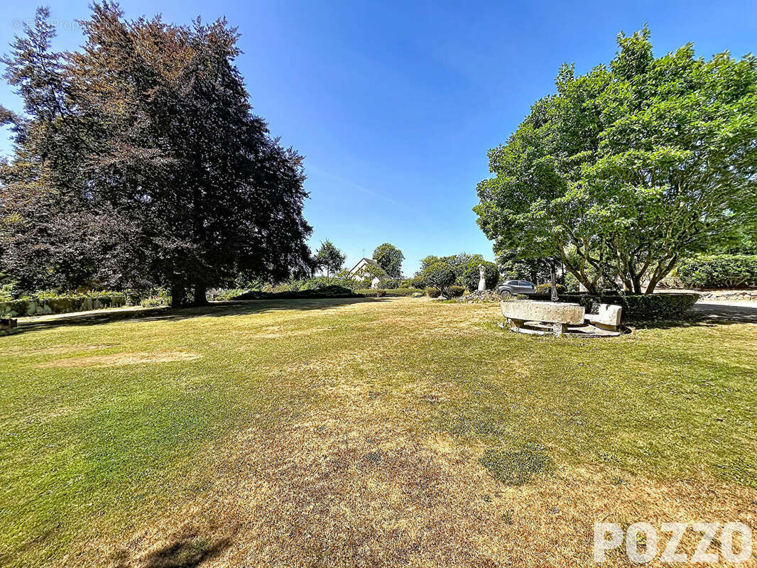 Maison bourgeoise à vendre à Percy-en-Normandie, prix 389 900 . - photo 2