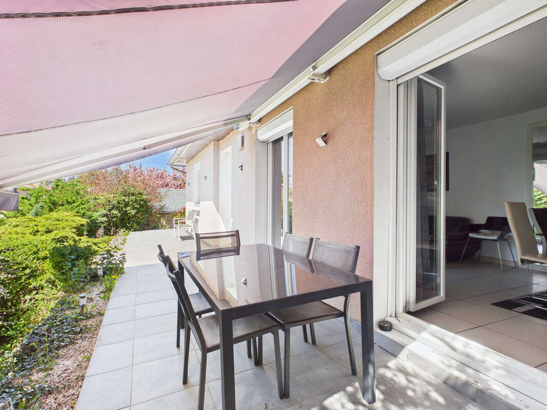 Maison à MONTROND-LES-BAINS