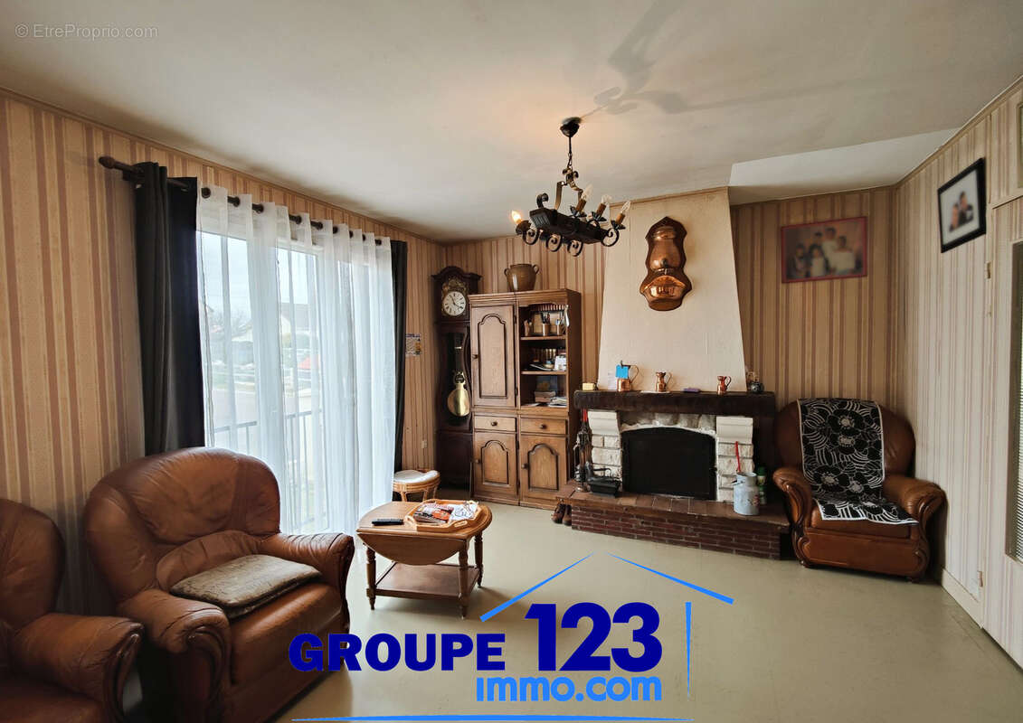 Maison sur sous-sol complet avec terrain clos - photo 2
