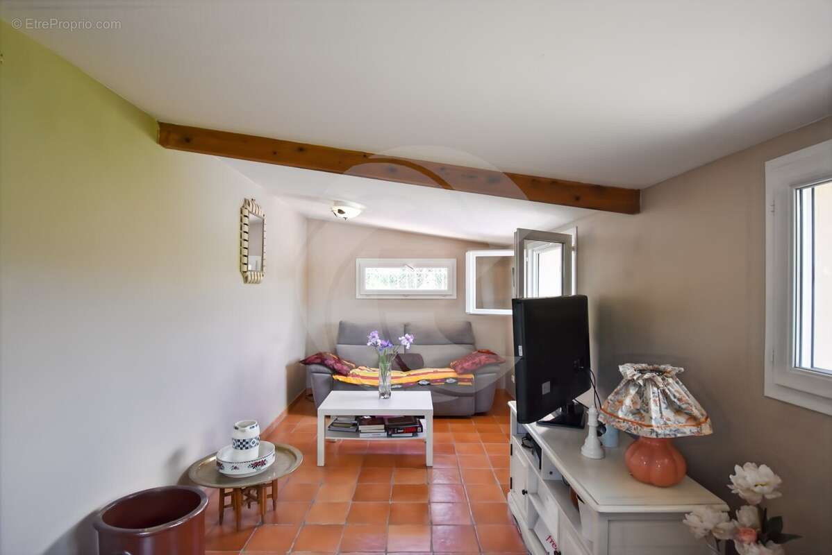 Maison à NEGREPELISSE
