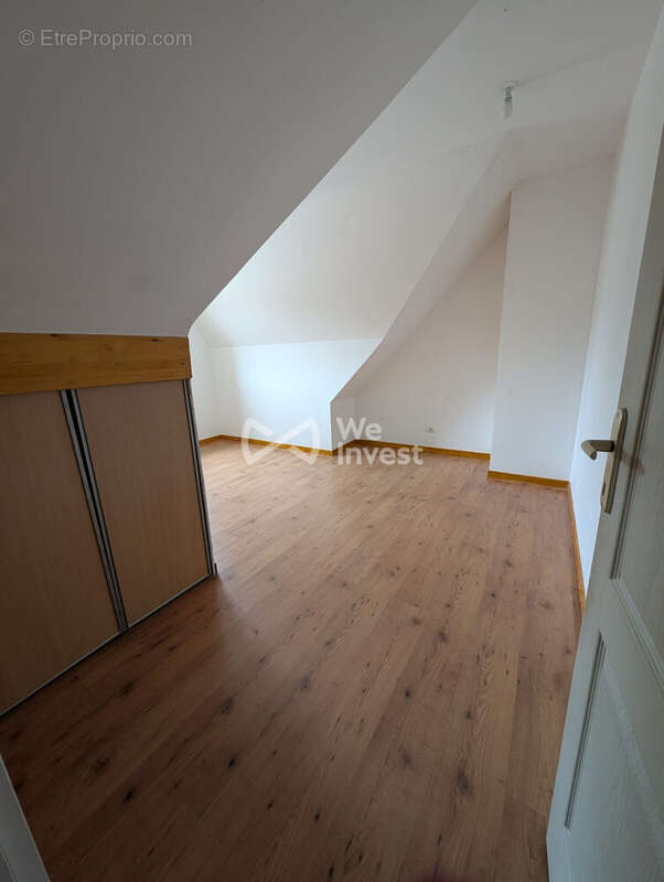 Maison 138 m² à Neuville-Ferrieres  - photo 7