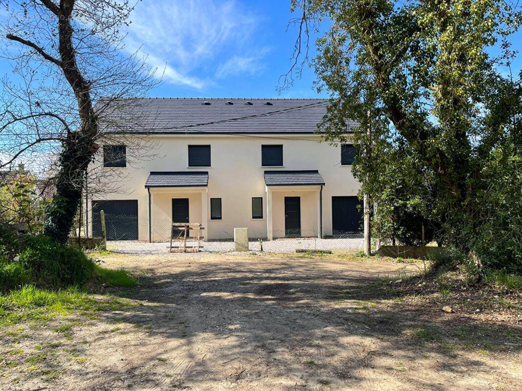 Maison à PETIT-COURONNE