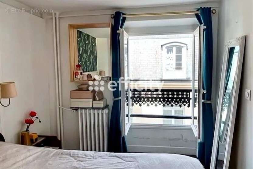 Appartement à PARIS-2E