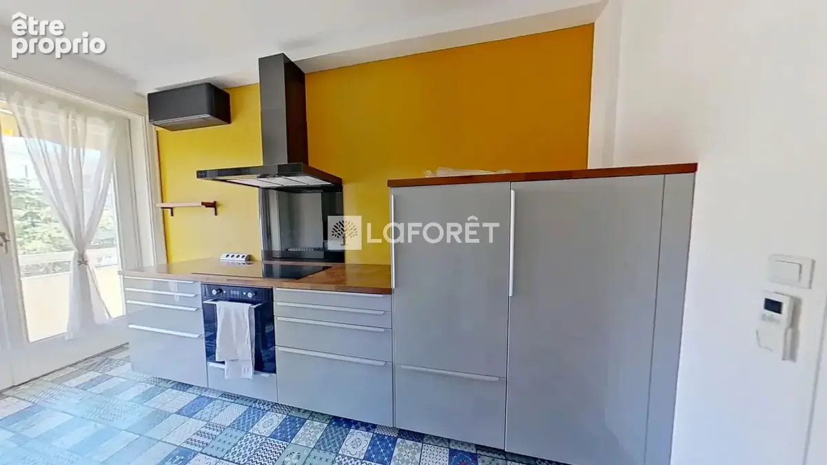 Tête d'Or - Dernier étage T3 - 73 m2 - Deux balcons - photo 7