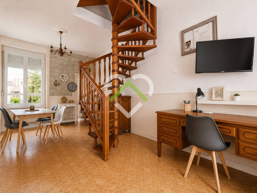 Maison à CROIX