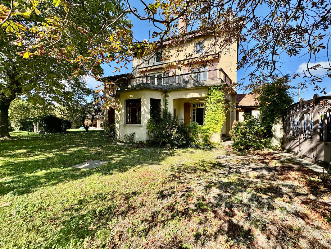 Bien de caractère à Annonay - Quartier recherché - photo 18