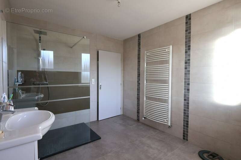 Maison à MANGIENNES