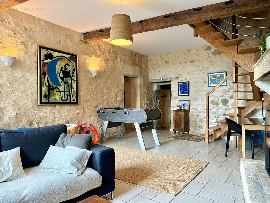 Propriété en pierre avec maison d'amis, piscine et garage pour 3 véhicules. - photo 7