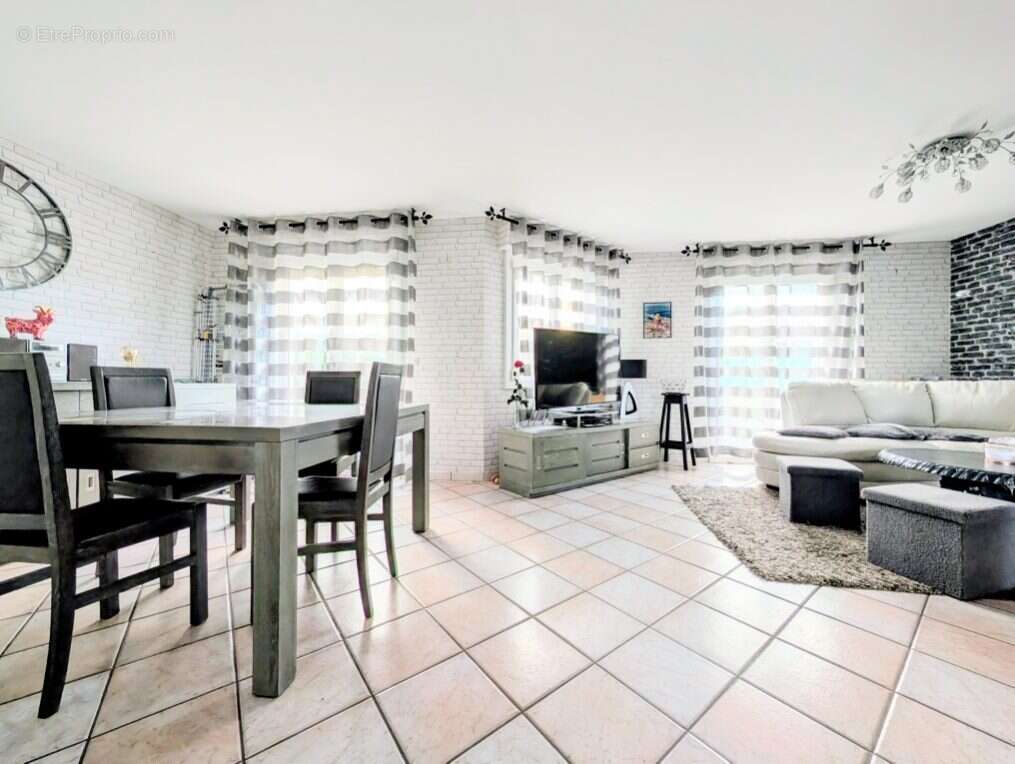 Maison à CHEVIGNY-SAINT-SAUVEUR