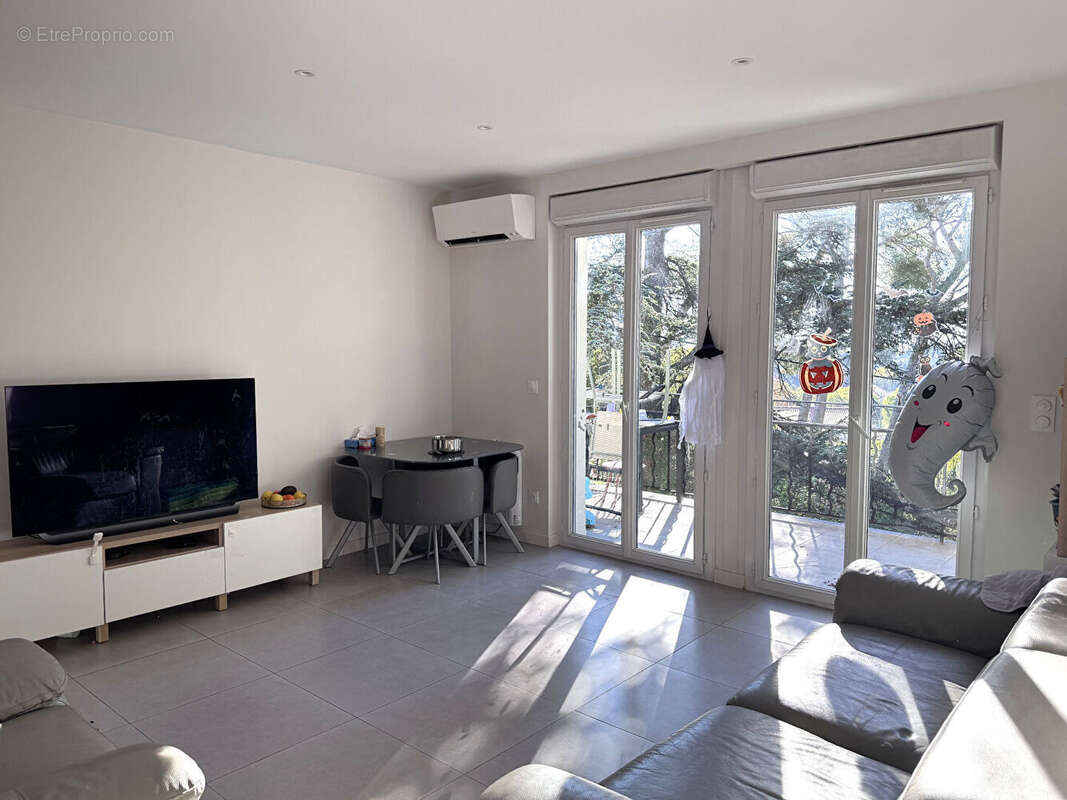 Appartement à VILLENEUVE-LES-AVIGNON