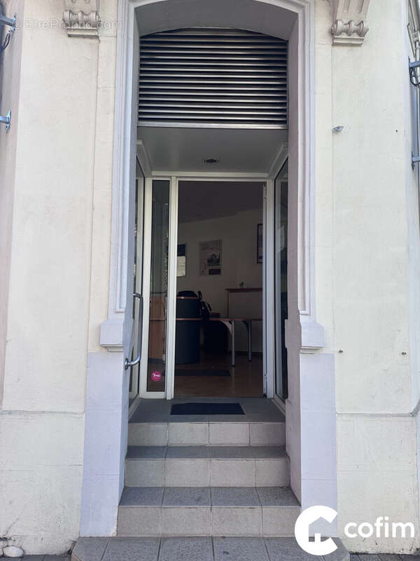 Commerce 53 m² à Tarbes  - photo 3