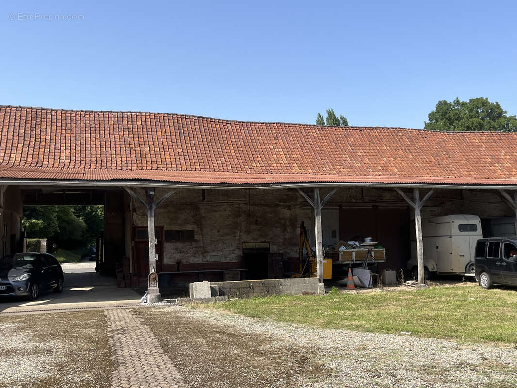 Maison de village avec nombreux batiments rambures - photo 15