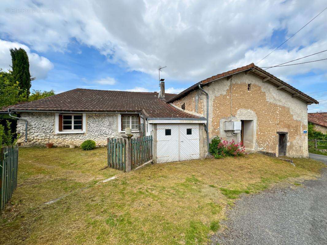 Maison à SAINT-ASTIER