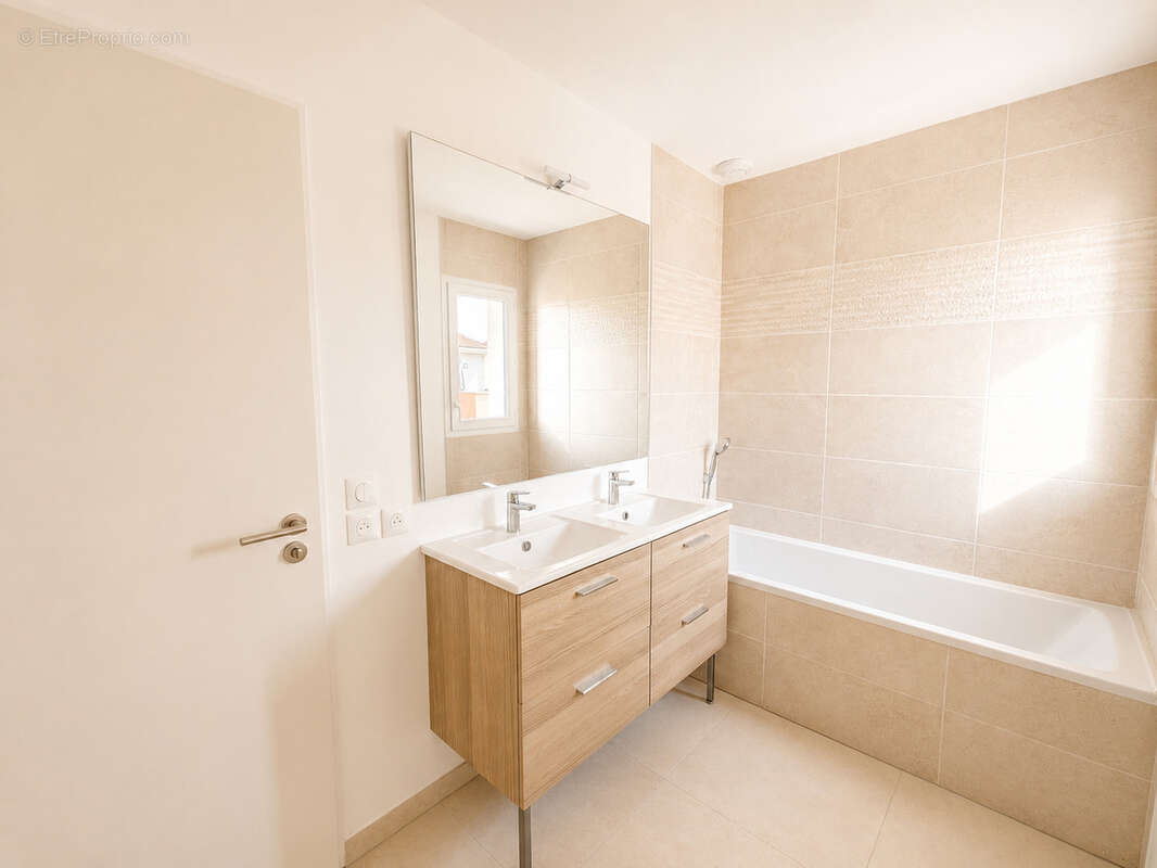 Mauguio   Villa T5 de 114 m2 avec jardin de 108 m2  Disponible immédiatement - photo 7