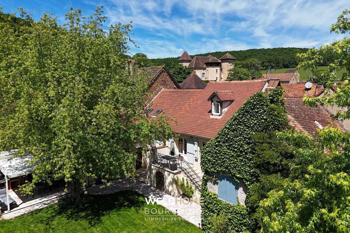 Maison à CLUNY