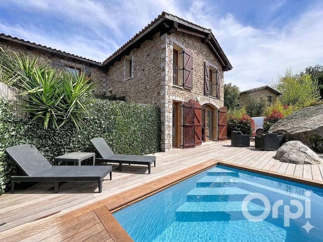 Maison à PORTO-VECCHIO