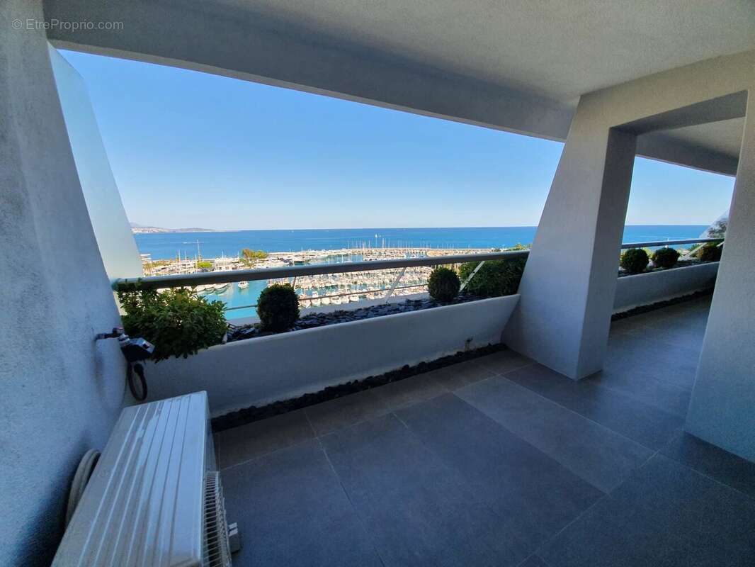Appartement à VILLENEUVE-LOUBET