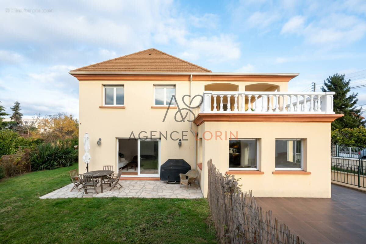 Maison à CARRIERES-SUR-SEINE