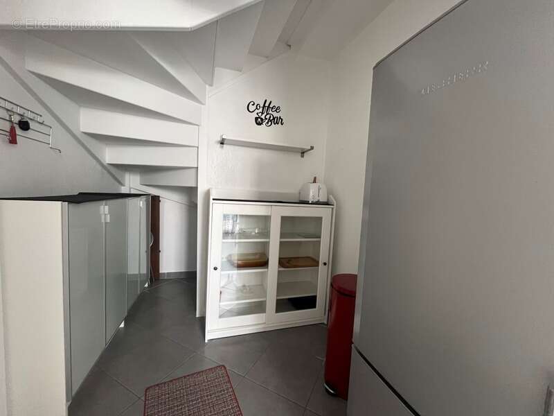 Maison à LA ROQUETTE-SUR-SIAGNE