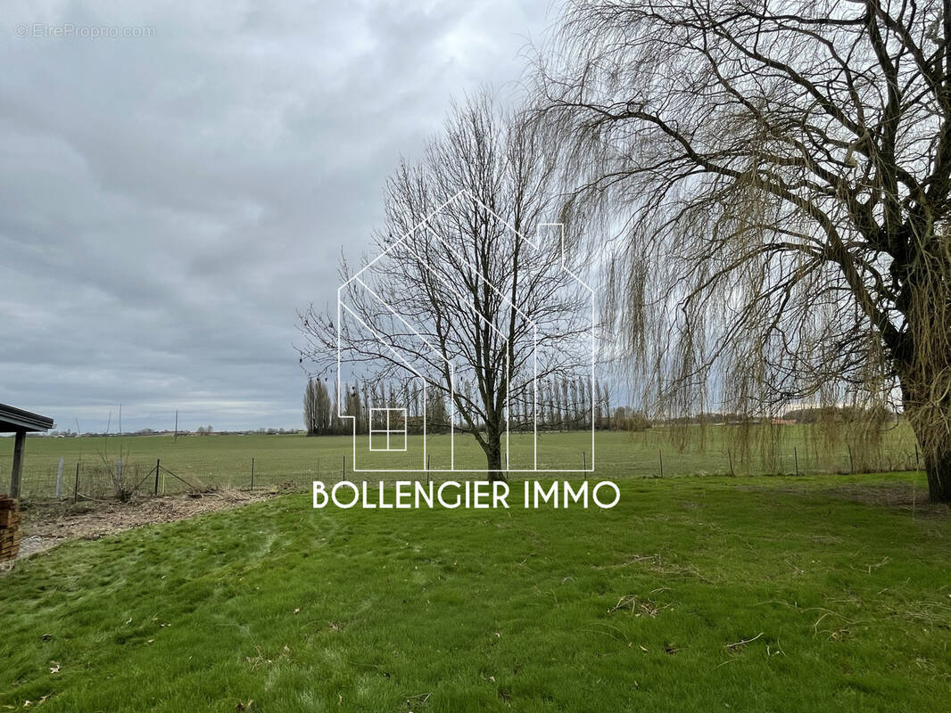 Terrain à SAINTE-MARIE-CAPPEL