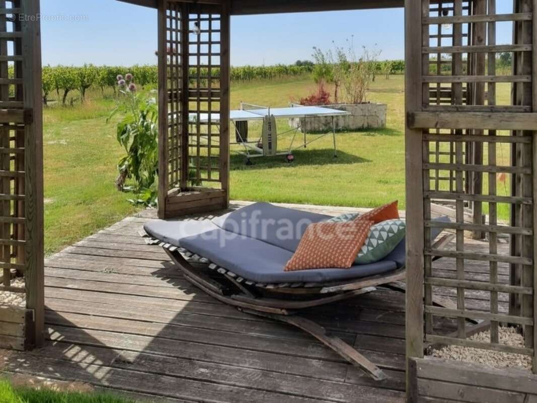 Domaine viticole avec activité touristique de 9,39 hectares - Vanzac (17) - photo 10