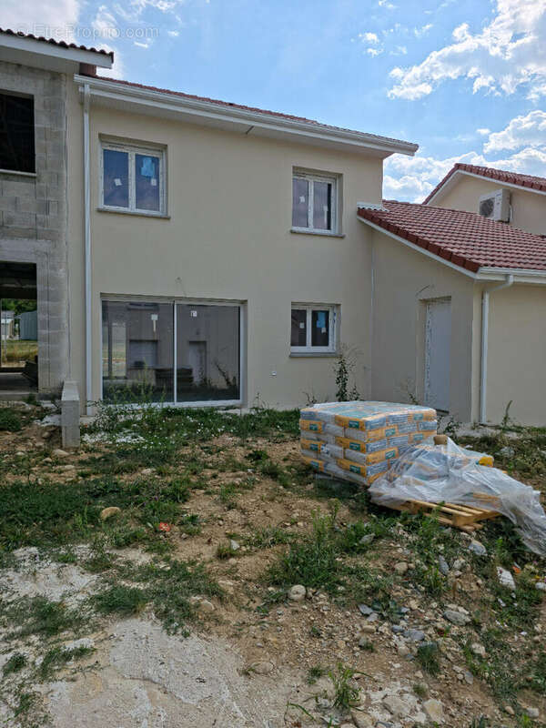 20 Minutes de Bourgoin Jallieu Maison de 91m² avec terrain - photo 6