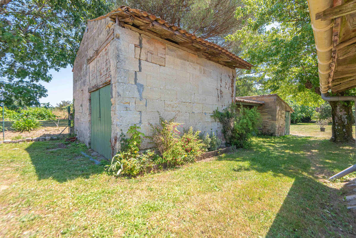 Maison xvio - 270 m2 - 5 chambres - photo 2