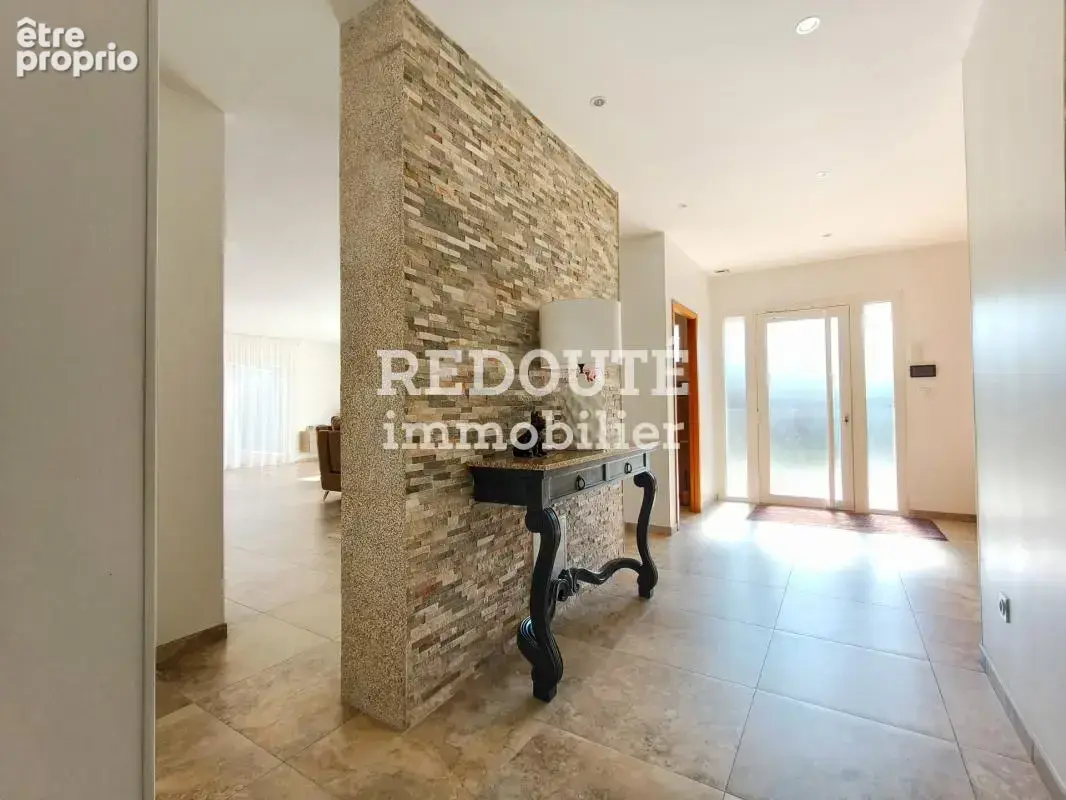 Propriete, plain-pied, suite independante, sous-sol complet - photo 2