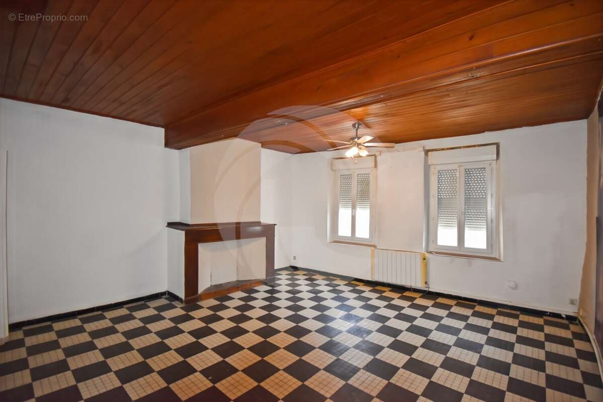 Appartement à NEGREPELISSE