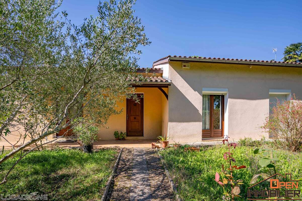 Appartement 130 m² à Foulayronnes  - photo 351