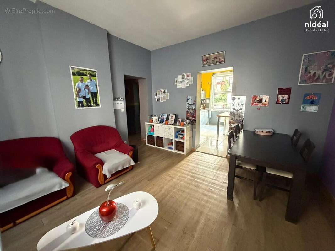 Appartement 211 m² à Louvroil  - photo 2