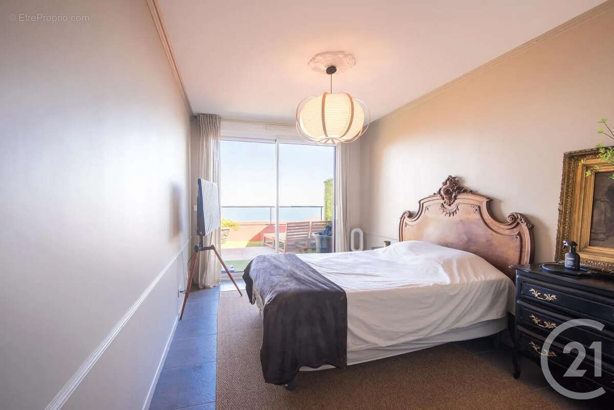 Appartement à LA TURBIE